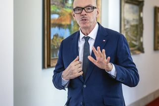 Přivezme si politiky z Dánska. Ti čeští neumí zrušit televizní poplatky